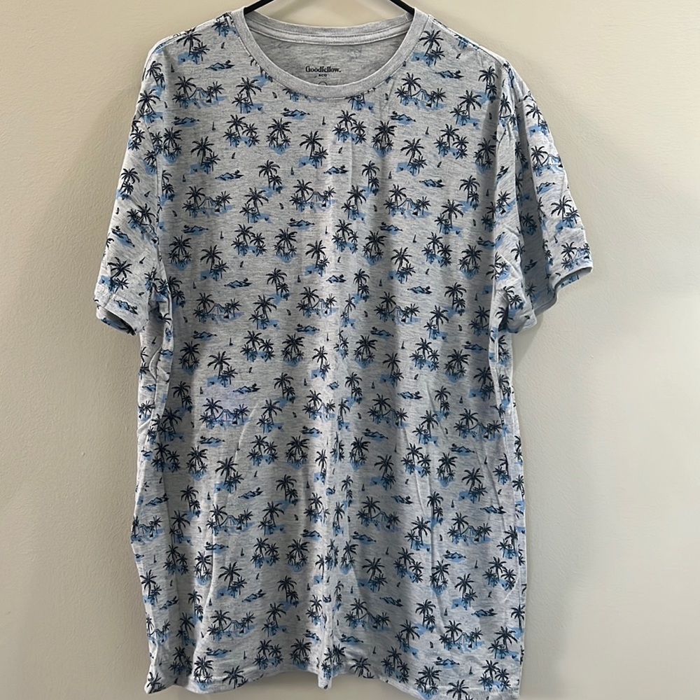 In good condition, size XL, Goodfellow&Co T-shirt.